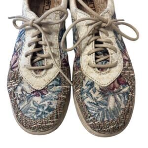 BORN Taza floral tapestry tweed sneakers
